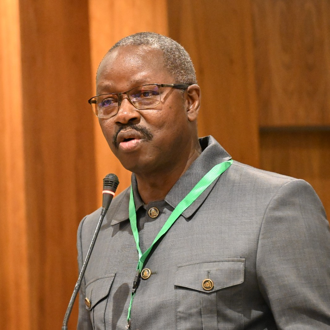 OoasWaho's tweet photo. Lomé, July 15th, 2024 - The Restricted Regional Consensus Workshop on Community Health opened today. Keynote addresses were delivered by Project’s Lead and the Director General of @OoasWaho. The workshop aims to align community health strategies across #ECOWAS countries. #WAHO37 https://t.co/dDPzBVHkQA