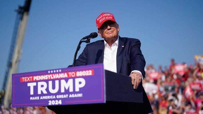 BrandonR2R's tweet image. Judge dismisses Trump classified documents case over concerns about legality of special counsel’s appointment. 

#Trump #ClassifiedDocuments #SpecialCounsel #LegalNews #Politics #JusticeSystem #BreakingNews #TheBrandonDavisShow