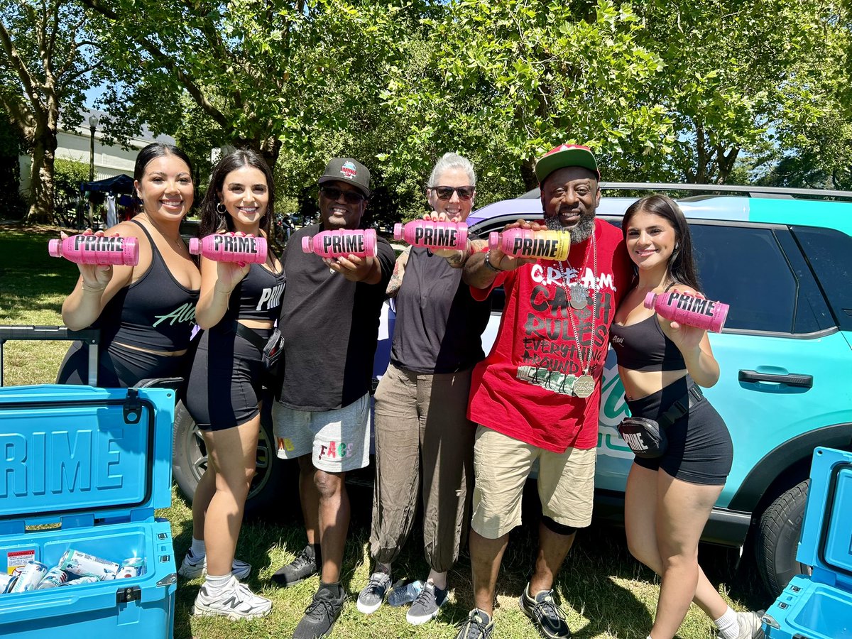 DJDDOXX's tweet photo. DJ-ROB C, MICHELLE BOYD, & DJ-D’DOXX (WE ARE OMEGA MOBILE DJ’S) WITH THE LADIES OF DRINK PRIME… AT THE 2024 BATTLE AT THE LAKE BASKETBALL TOURNAMENT…
#THEWORLDFAMOUSDJDDOXX #DJDDOXX #DJROBC #STOPPLAYINPROMOTIONS #OMEGAMOBILEDJS #MUSIXDOSE #LEGENDARYDJ https://t.co/3OwqnDg0hY