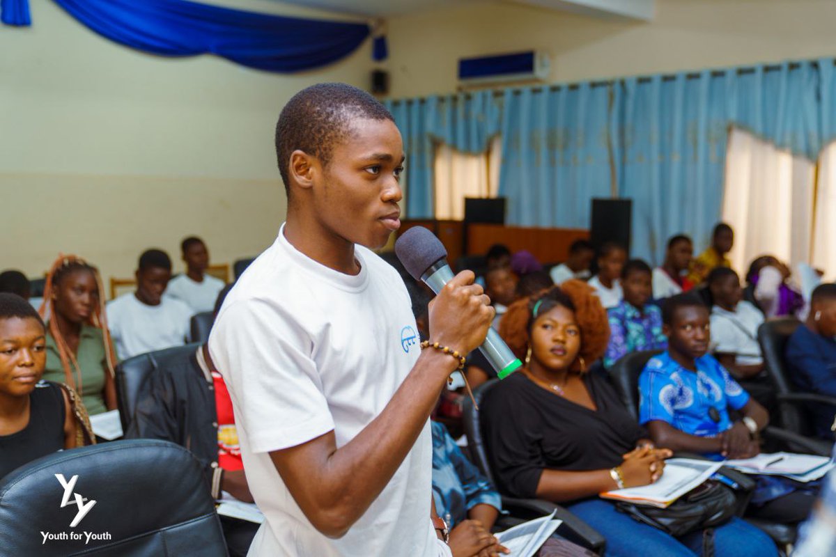 Le samedi 13 juillet 2024 a marqué le début des activités des fora citoyens de la jeunesse organisés par les alumnis #Y4Y.

Des jeunes lycéens provenant de divers établissements du grand Lomé, de Tsévié et d'Aného ont été mobilisés à cette occasion pour bénéficier de formations.