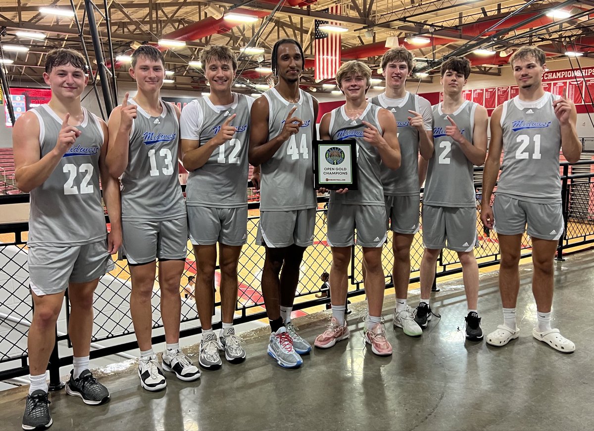 MidwestBB2025's tweet image. Undefeated (5-0) weekend @ Ballin’ Under 1 Roof to win the Open Gold Bracket Championship.  Season record is  23-5, our guys can play‼️🏀 @MidwestDirector @mbcgrassroots @BleacherProspec @KevinMoses38 @RL_Hoops