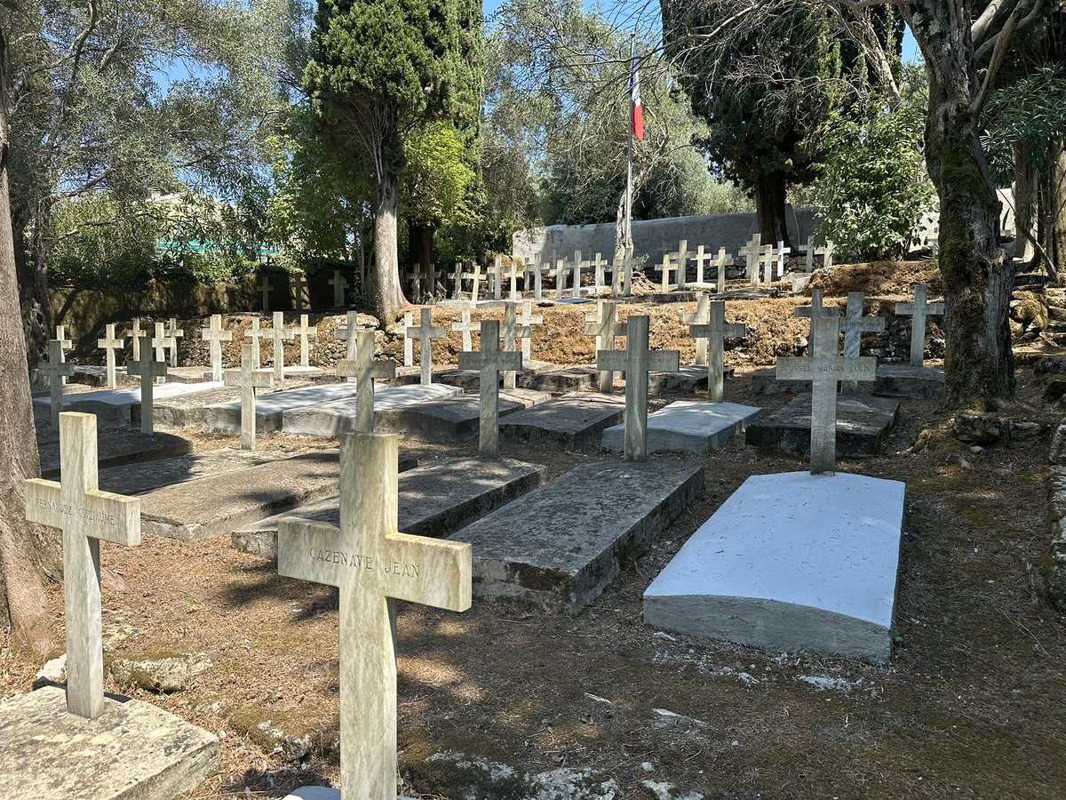laurenceauer's tweet photo. #14juillet à l’invitation du Consul honoraire Florent Kavadas à Corfou concert de la philarmonie au musée Capodistria, visite du cimetière français de Gastouri de la 1ère guerre mondiale et rencontre avec le maire et le gouverneur #fetenationale #frontdorient #tourisme https://t.co/29osrdcDnF