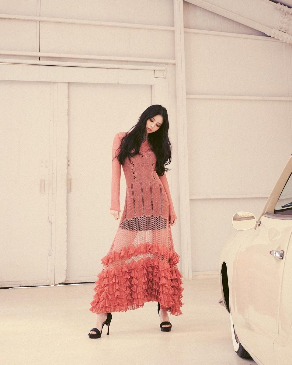 #HANSOHEE #한소희: fashion icon