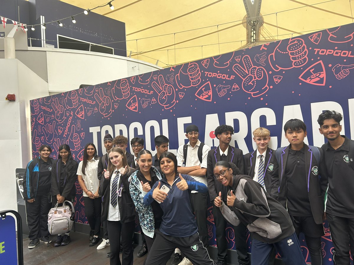 ghspeofficial's tweet photo. Our GCSE PE Y10 reward trip to top golf Watford today! https://t.co/MBK2EBEnLV