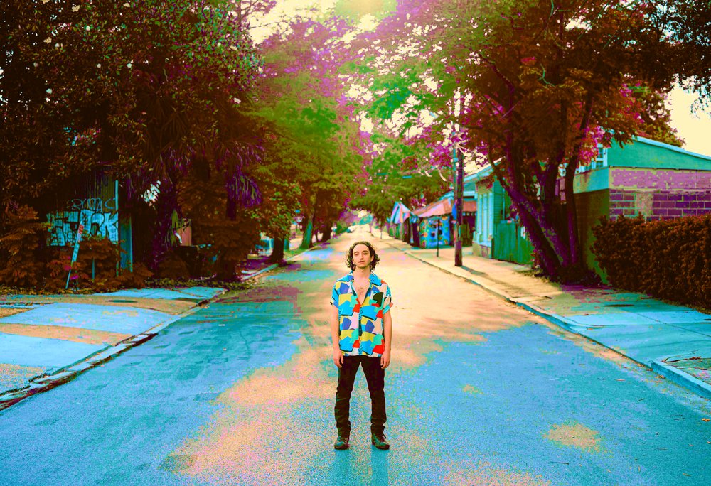 "Plugs" by Rob Kellner on Waxpoetmusic -&gt; Stream and download here: too.fm/lyqjbo5