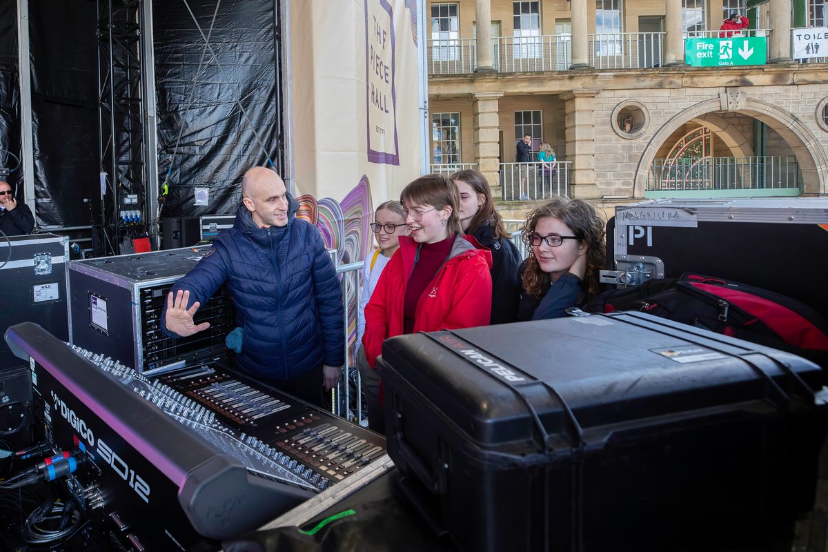 📢 Work Experience Opportunity!

The buzz continues across Calderdale as The Piece Hall brings world more famous artists to Halifax!
Alongside our partners <a href="/CalderdaleMusic/">Calderdale Music</a> and <a href="/RolandGlobal/">Roland</a> UK we have a really exciting work experience opportunity with spaces for 6 young people