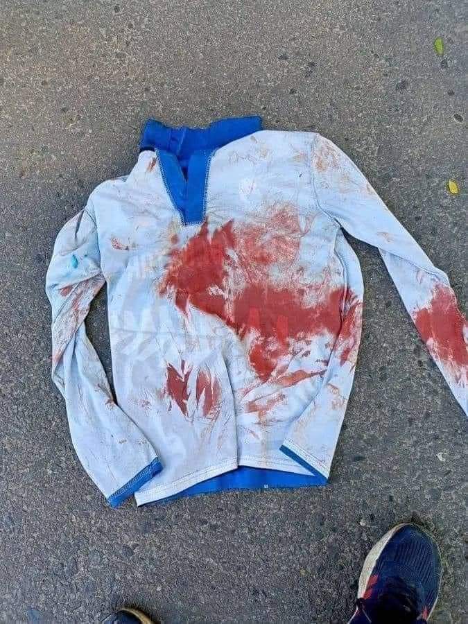 shohanikhan's tweet photo. This is what is happening right now with students of Bangladesh. #Dhaka #DhakaUniversity 
@AlJazeera @BBCBreaking @BBCWorld @BBCNews @BBCPolitics @AlJazeeraWorld @CNN @cnnbrk @cnni @CNNPolitics https://t.co/D4zTzt8skF