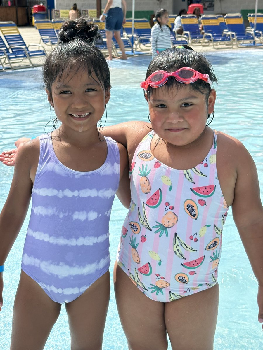 Erika_Goldman's tweet photo. Thinking about how much fun we had at the Keansburg Waterpark last week! ππ» @rbpsEAGLES @HorizonsJS #6weeksofhappiness https://t.co/bGPM2m4nJL