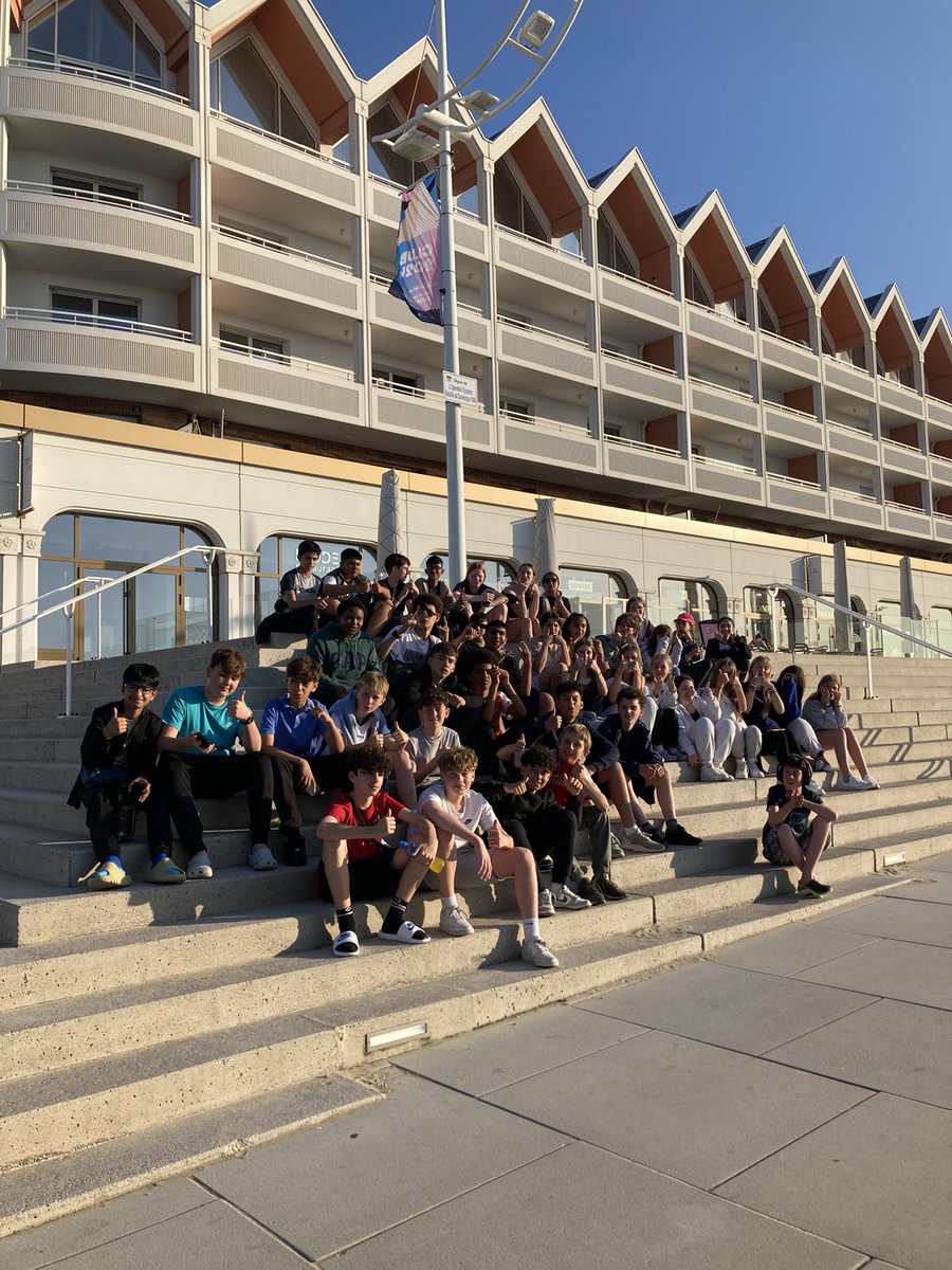 CDSMFL's tweet photo. Students are settling in well on the Opal Coast. A lovely first evening on the beaches of Dunkirk was had by all. #MFLTrip #CDS https://t.co/7owhFYESOk