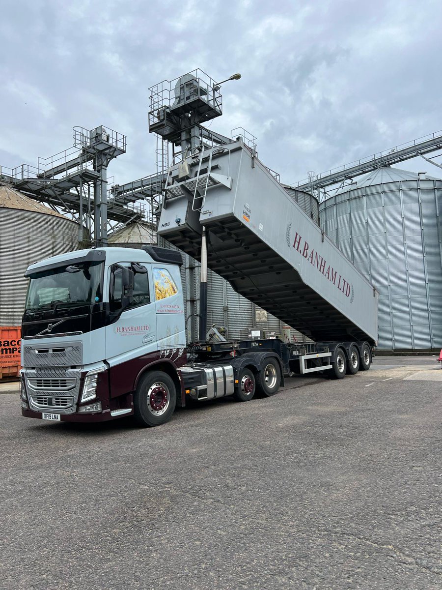 Our first load of new crop barley to <a href="/CrispMalt/">Crisp Malt</a>. Craft barley, through our ABC Farmers Group. 😁