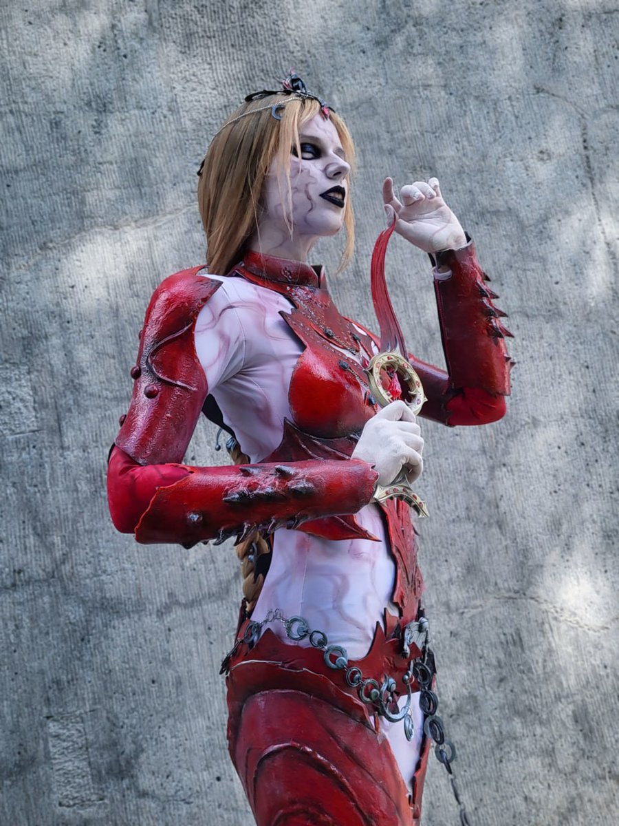 typical_ukesha's tweet photo. The lash of Bhaal and Bhaal's favourite princess!

@larianstudios thank you for her - loved every second of making that cosplay!

ph. by @cozshedead ♥️♥️♥️ https://t.co/SSI4J2SnEG