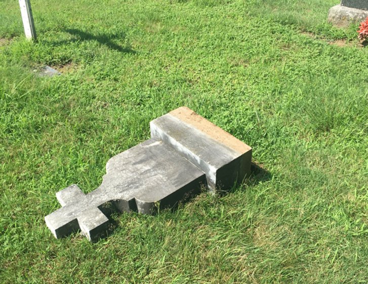 newsbell's tweet image. CEMETERY VANDALISM ARREST: A juvenile was arrested allegedly vandalizing the Holy Cross Cemetery in #Killingly on Sunday; and when police arrived, they discovered the suspect had taken a piece of jewelry from one of the grave sites. @Ct_State_Police responded to the cemetery…