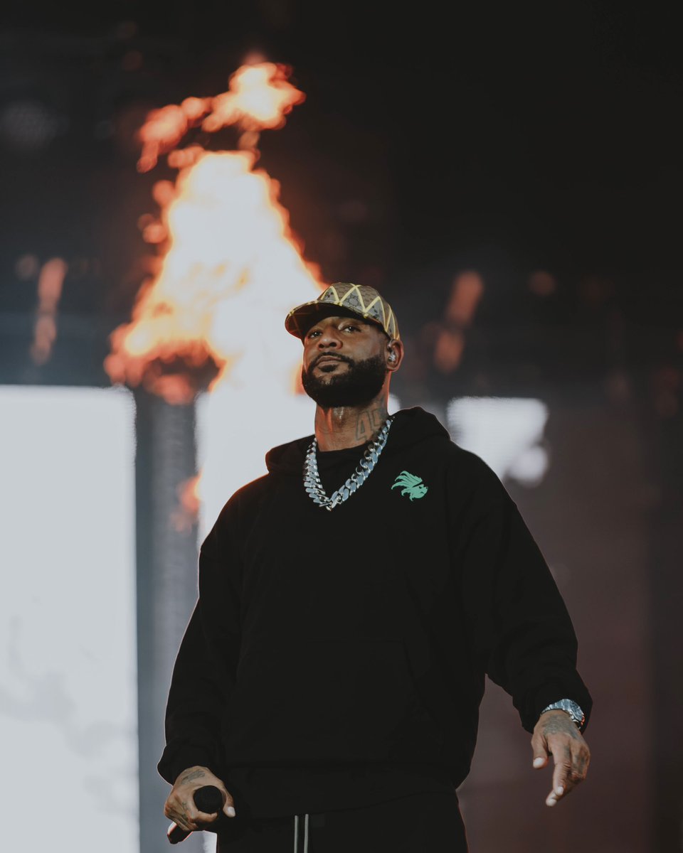 adeleboterf's tweet photo. @booba au festival @LESARDENTES 🏴‍☠️ https://t.co/E0nKxiVCvS