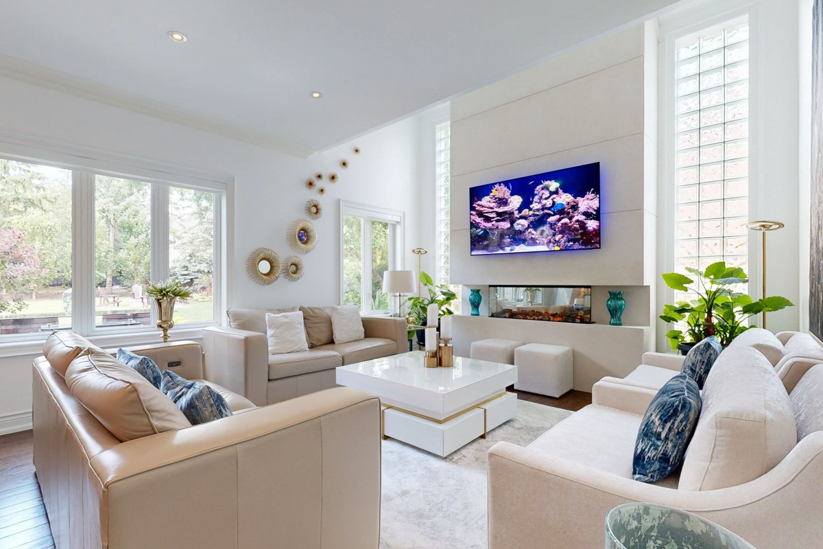 HappyHouseGTA's tweet photo. Life is too short for the ordinary. Elevate your living experience by making this extraordinary property yours. 🌟🏰 

📍Vaughan, Ontario

#realestatephotography #realestatephotos #propertylisting #homeforsale #torontorealestate #torontoproperties #gtarealestate #gtaproperties https://t.co/g1OjNbo4WJ