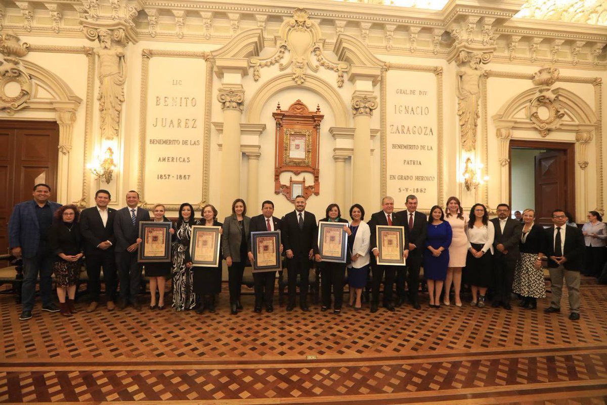 Se reconoció a 5 destacados Abogados Poblanos entregándole la “Cédula Real y Real Provisión” 📜

Enhorabuena Belinda Aguilar, Judith Muñoz, Jorge Sánchez, José Ramírez  y Rosa Temblador; sin duda su trabajo ha sido pieza fundamental para la construcción de un país más justo 👩🏻‍⚖️👨🏻‍⚖️