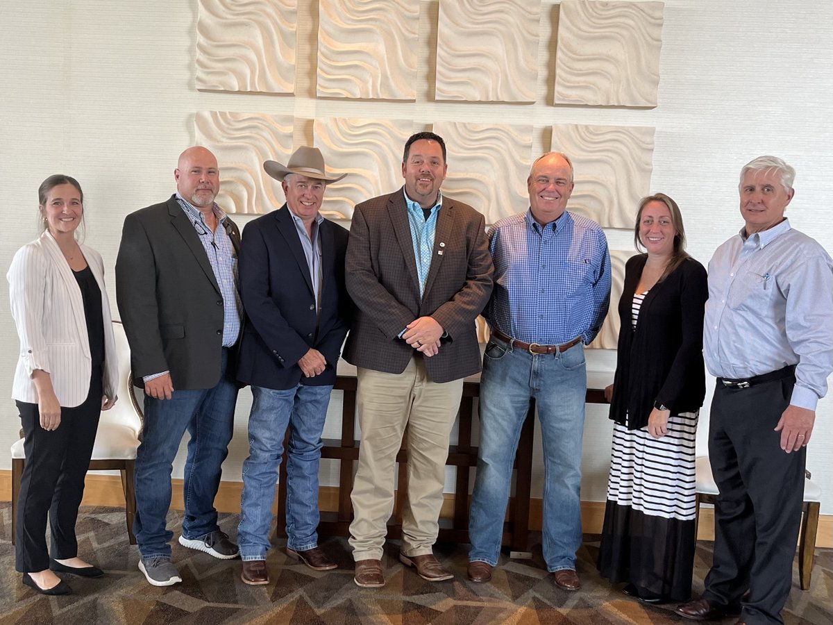 KCA staff and leadership attended the Cattle Industry Summer Business Meeting last week. The event is aimed at discussing critical issues, developing initiatives, and establishing direction for improving the beef cattle industry.