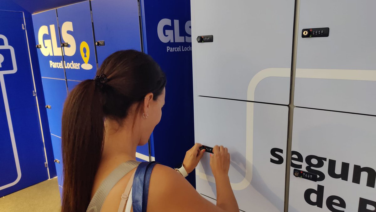 GLS_Spain's tweet photo. Aún nos estamos recuperando de lo de estos días en @malagapremier 🥵

Qué ganas de repetir más pádel profesional al máximo nivel, más regalos con vosotros y más experiencias que compartir  🤩

#Málaga #PremierPadel #Padel 🎾 https://t.co/cn37Kyo7QS