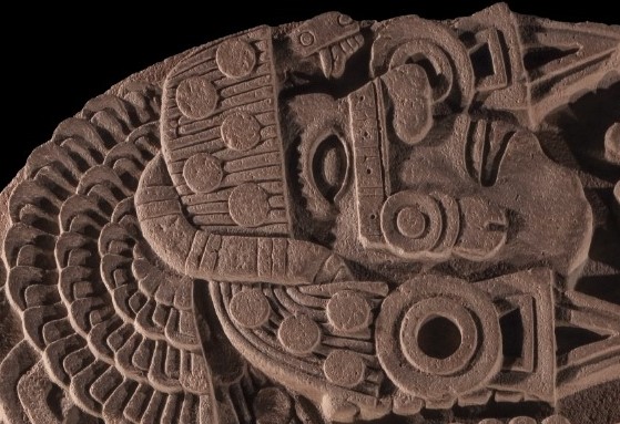 MusTemploMayor's tweet photo. Coyolxauhqui debe su nombre “la de los cascabeles en las mejillas” al adorno principal que lleva en su rostro el relieve hallado en 1978 y que es exhibido en la Sala 2 “Ritual y Sacrificio”. ¿Has notado ese detalle? https://t.co/1oMxd0KgfO