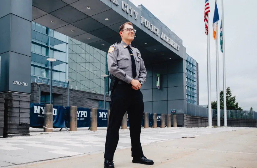 TJVNEWS's tweet image. Orthodox Jewish Recruit to Receive Top Award at NYPD Graduation- tjvnews.com/2024/07/orthod… @allanpearlman @NYPDnews #orthodoxjew #policeacademy @hatzalah 
Follow the TJNEWS WHATSAPP GROUP 🔗 whatsapp.com/channel/0029Va… TELEGRAM 🔗 t.me/tjvnews