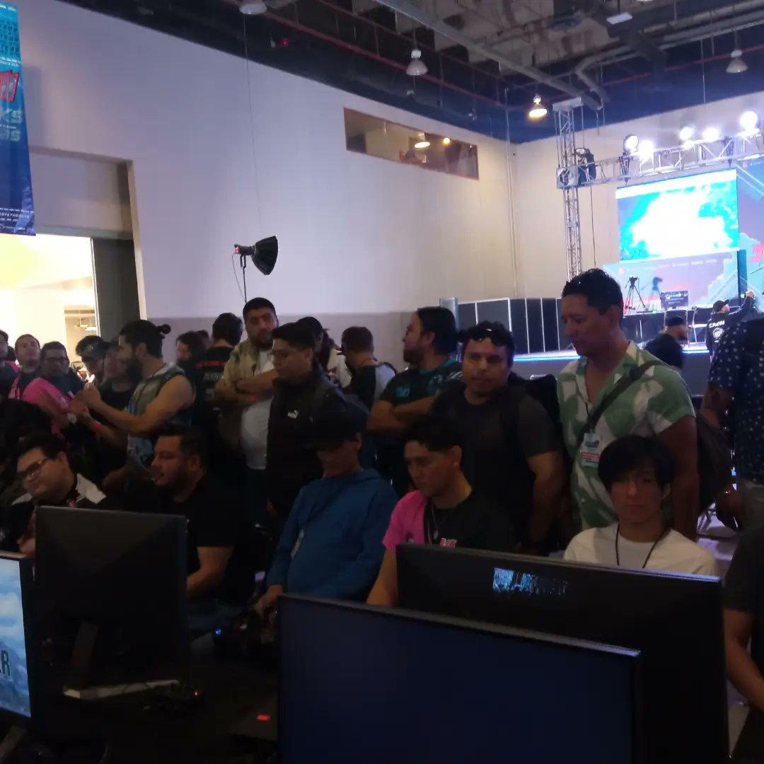 ChanAnyee's tweet photo. Casi no tome fotos, esto fue #smashfactor #kofxv #CDMX #KOF15 https://t.co/zeUPeBTdM8