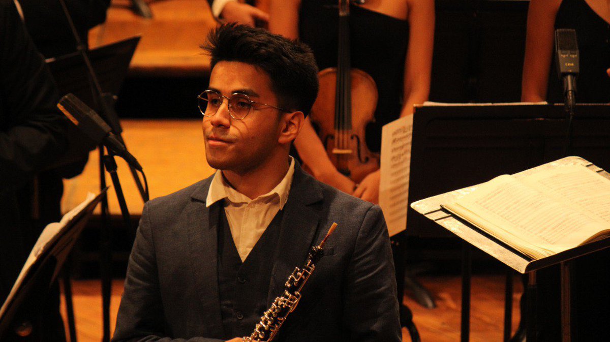 teresacarreno's tweet photo. Contamos con la participación del talentoso solista Andrés Córdova, quien nos cautivó con el Concierto para Oboe y Orquesta en Re Mayor Op. 144 de Richard Strauss. Fue una tarde mágica para todos🎶✨

#concierto #musicaclasica #orquesta #teatroteresacarreno https://t.co/5rKyhR2RQe
