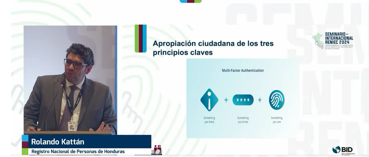 Continúa las ponencias en el Seminario Internacional #Reniec 2024, en esta oportunidad a cargo de <a href="/RolandoKattan/">ROLANDO KATTAN</a> del Registro Nacional de Personas de #Honduras, quien comparte las experiencias, retos y lecciones aprendidas sobre la identificación digital en su región.
