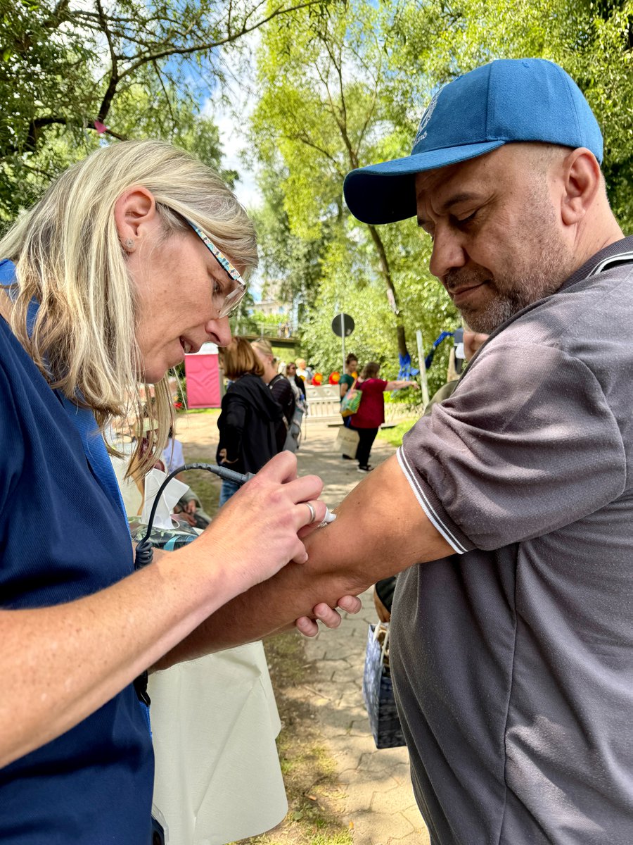 UKGM_Presse's tweet photo. #3TM
Das #UKGM war auch in diesem Jahr wieder mit dabei. Vielen Dank an alle, die mit angepackt haben und für die interessanten Gespräche und schönen Begegnungen am Ufer der Lahn #Stadtfest #Marburg
https://t.co/4qiucadJmn https://t.co/fChbAxw8pC