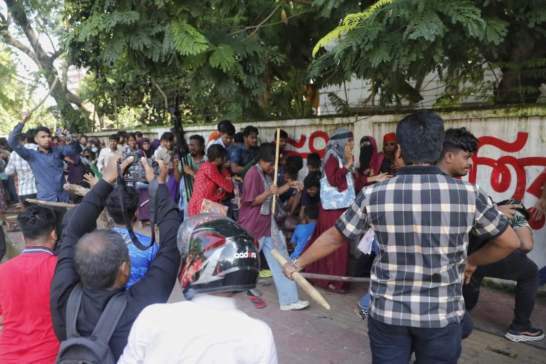 shohanikhan's tweet photo. #Save_Bangladeshi_students
#ALjazerra
#Bbcnews #CNN #TheWashingtonPost
#TheNewYorkTimes #TheGuardian
#BBC #AlJazeeraEnglish #TheWallStreetJournal
#CNBC #DhruvRathee #UnitedNations #NewYorkTimesOpinion
#ABCNews #NewYorkPost #ProjectNightfall
#AbhiandNiyu #QuotaReformProtest https://t.co/YFSR4Y4Naz