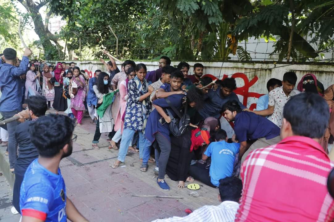 shohanikhan's tweet photo. #Save_Bangladeshi_students
#ALjazerra
#Bbcnews #CNN #TheWashingtonPost
#TheNewYorkTimes #TheGuardian
#BBC #AlJazeeraEnglish #TheWallStreetJournal
#CNBC #DhruvRathee #UnitedNations #NewYorkTimesOpinion
#ABCNews #NewYorkPost #ProjectNightfall
#AbhiandNiyu #QuotaReformProtest https://t.co/YFSR4Y4Naz