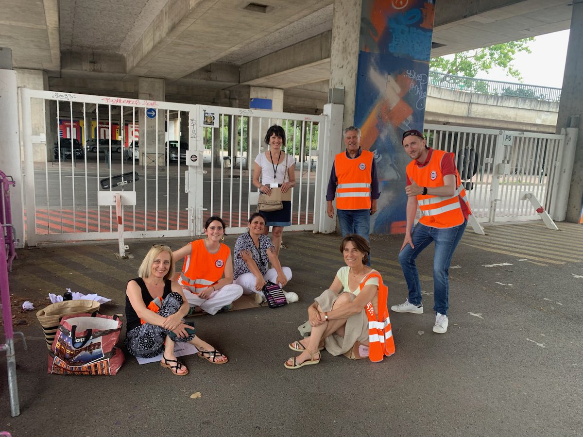 Retour du séjour de cohésion du SNU pour les 400 jeunes de Haute-Garonne.
Des rencontres, des moments de vie partagés autour des valeurs de la république. Bcq de sourires et quelques larmes au moment de se quitter.
Merci aux agents du Sdjes31, IHEDN et EMS
<a href="/leclercarno/">Arnaud Leclerc</a> <a href="/DSDEN31/">DSDEN 31</a>