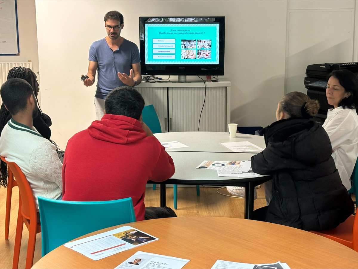 MLocalebvm's tweet photo. Prérecrutement pour 2 session

📅 17/07 @ Léon Montparnasse, 82 bis Bd du Montparnasse, 75014 Paris
📅 18/07 @ Hippopotamus Montparnasse, 68 Bd du Montparnasse, 75014 Paris
🕤 9h30 - 11h30

👉 14 postes en alternance :

Commis cuisine 👩‍🍳
Commis salle 🧑‍🍽️
Assistant manager 🧑‍💼 https://t.co/uaDIk6P8P3