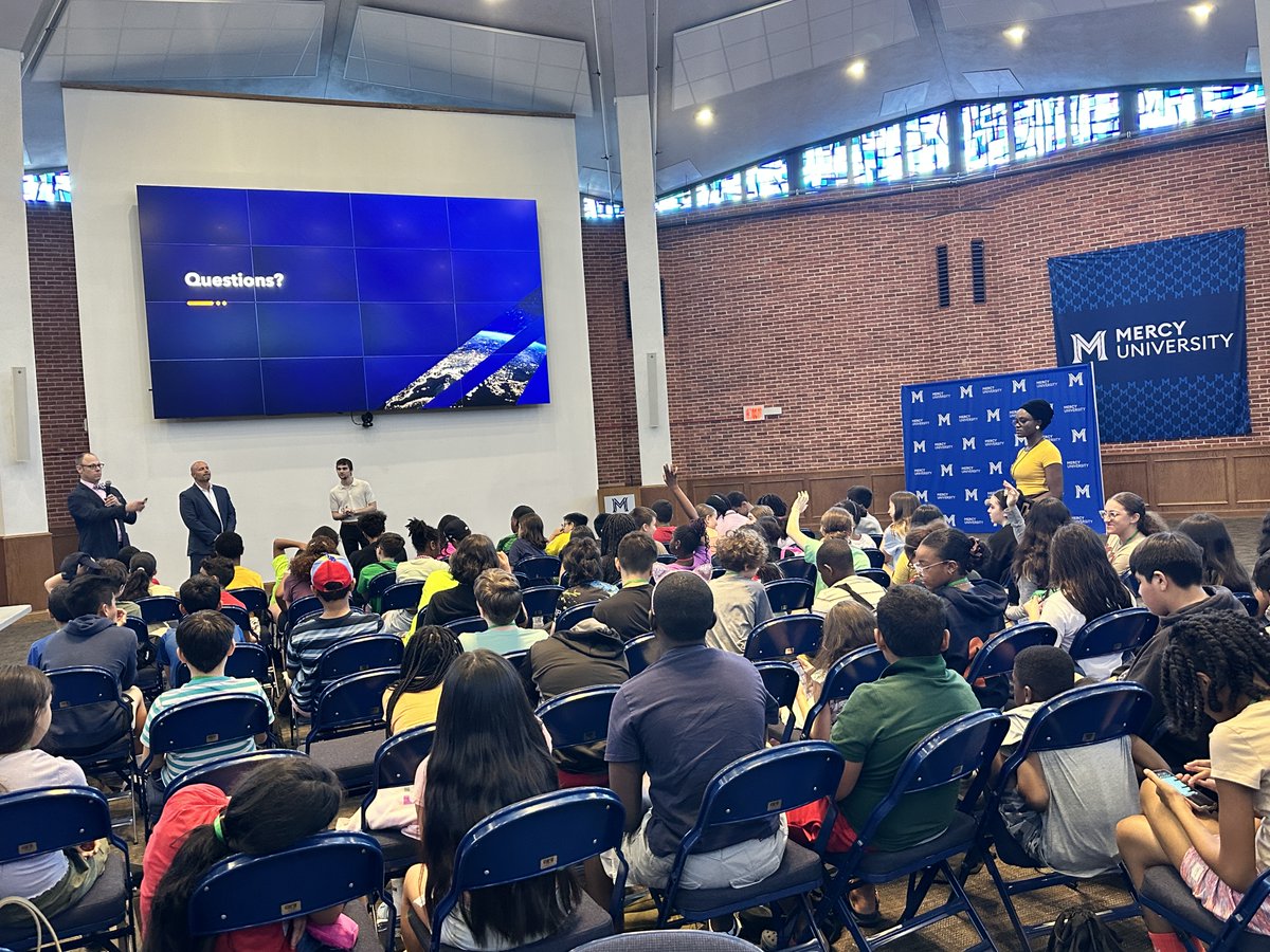 ConvergeTSC's tweet photo. Last week, our team had the opportunity to speak with 138 students across two campuses through the Verizon Innovative Learning STEM Achievers Program! We're proud to support #STEM education and help shape the leaders of tomorrow. A big thank you to @MercyUniversity for hosting! https://t.co/2YNRNYPdE3