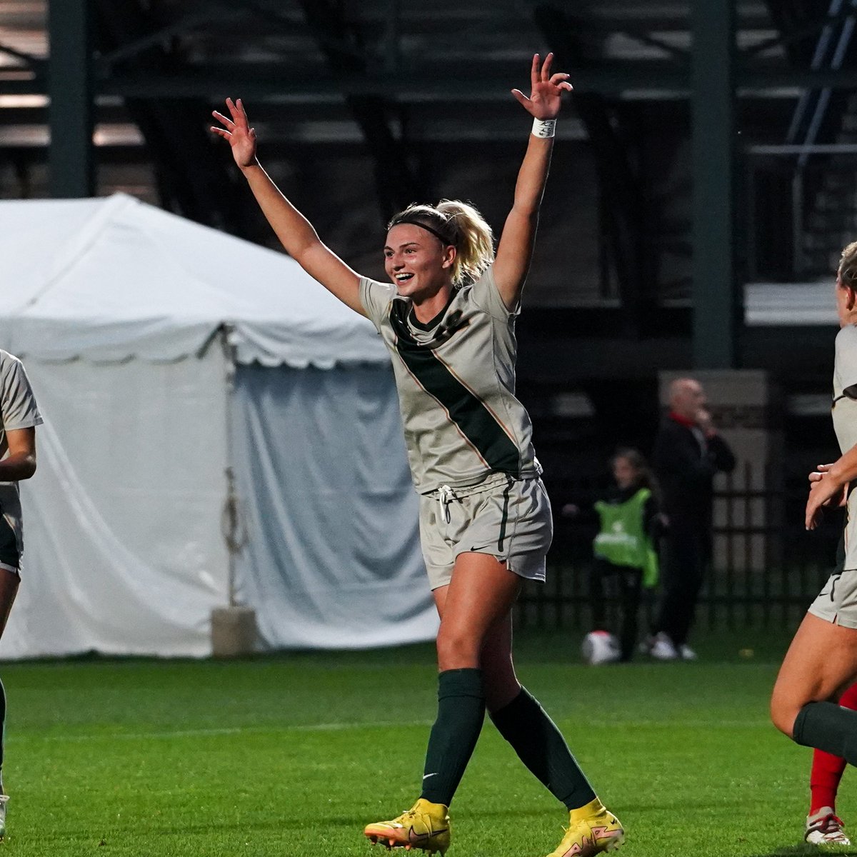 1️⃣ month til gameday ❕

#GoGreen