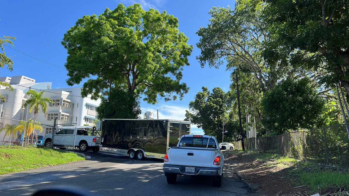 El nuevo concesionario de alimentos llega a las inmediaciones del estacionamiento del Edificio de Biología del RUM.  El "Food Truck" iniciará operaciones este próximo semestre académico y estará ubicado al costado del edificio de Biología.