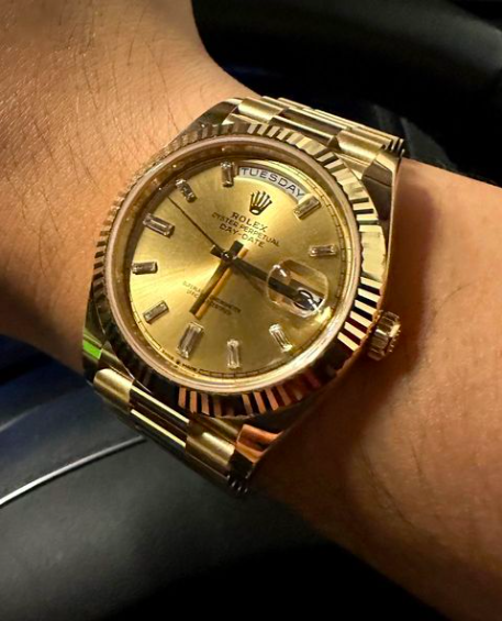 ふらっと衝動買いしてしまいました。
最近はあまりお金を使うこともなく、貯まっていく一方なのでたまにはドバッと使って経済回します。