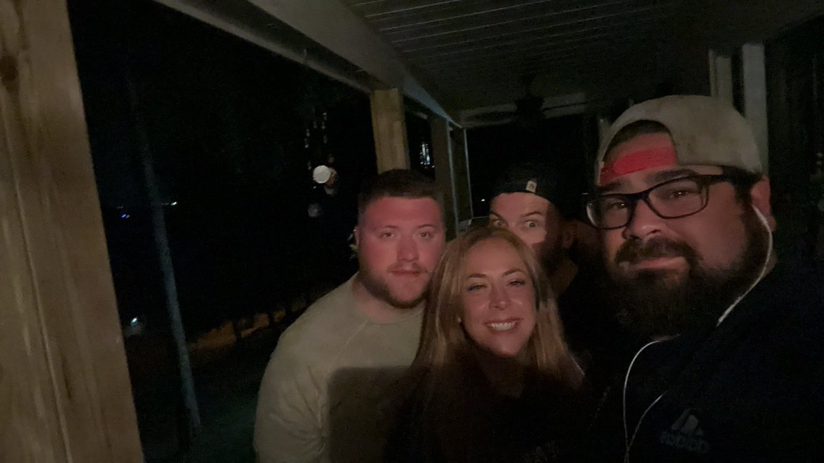Kendra tweet media