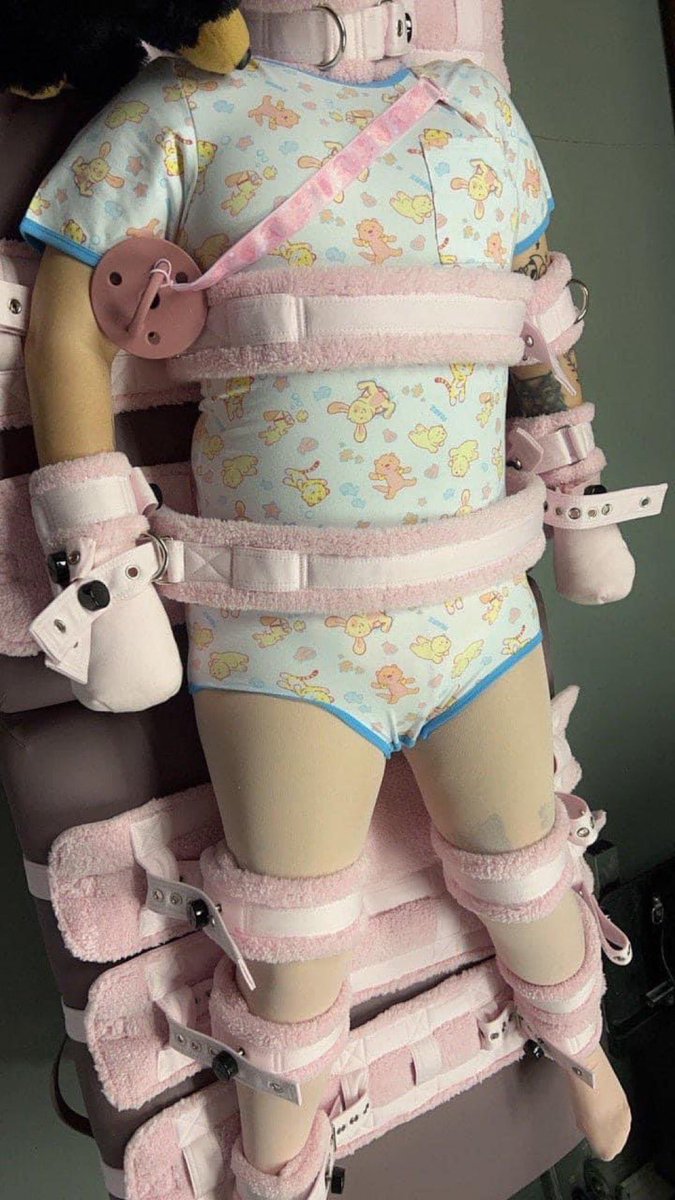 AlexCha87664513's tweet photo. I need a serious baby to take good care inbox me if you need a mommy to take care of you am available 24/7🍼🍼 https://t.co/Zw2PSz88A2
