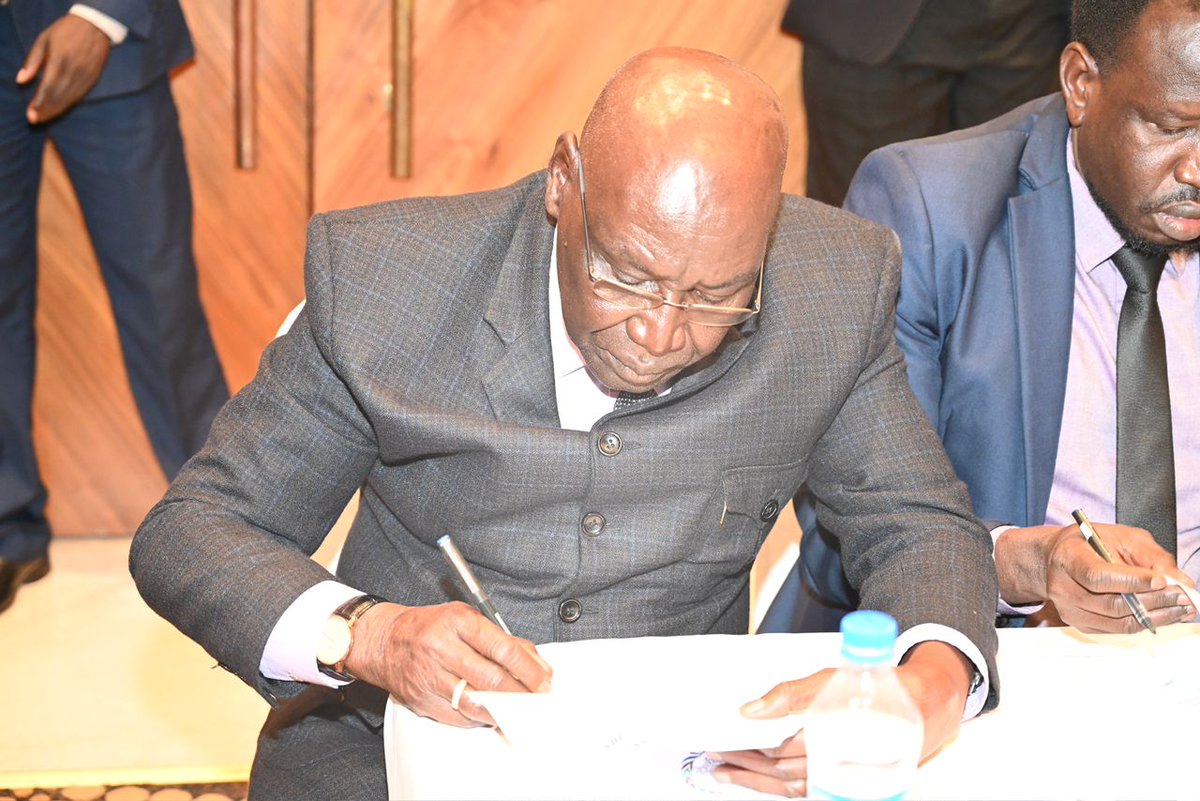 RadioMiraya's tweet photo. The South Sudan government, holdout groups, and other stakeholders have reached an agreement on eight protocols today, which have been part of the negotiations in the peace process in Nairobi, Kenya.
The parties signed the Tumaini Consensus for Sustainable Peace in South Sudan. https://t.co/B7ODTuSQmI