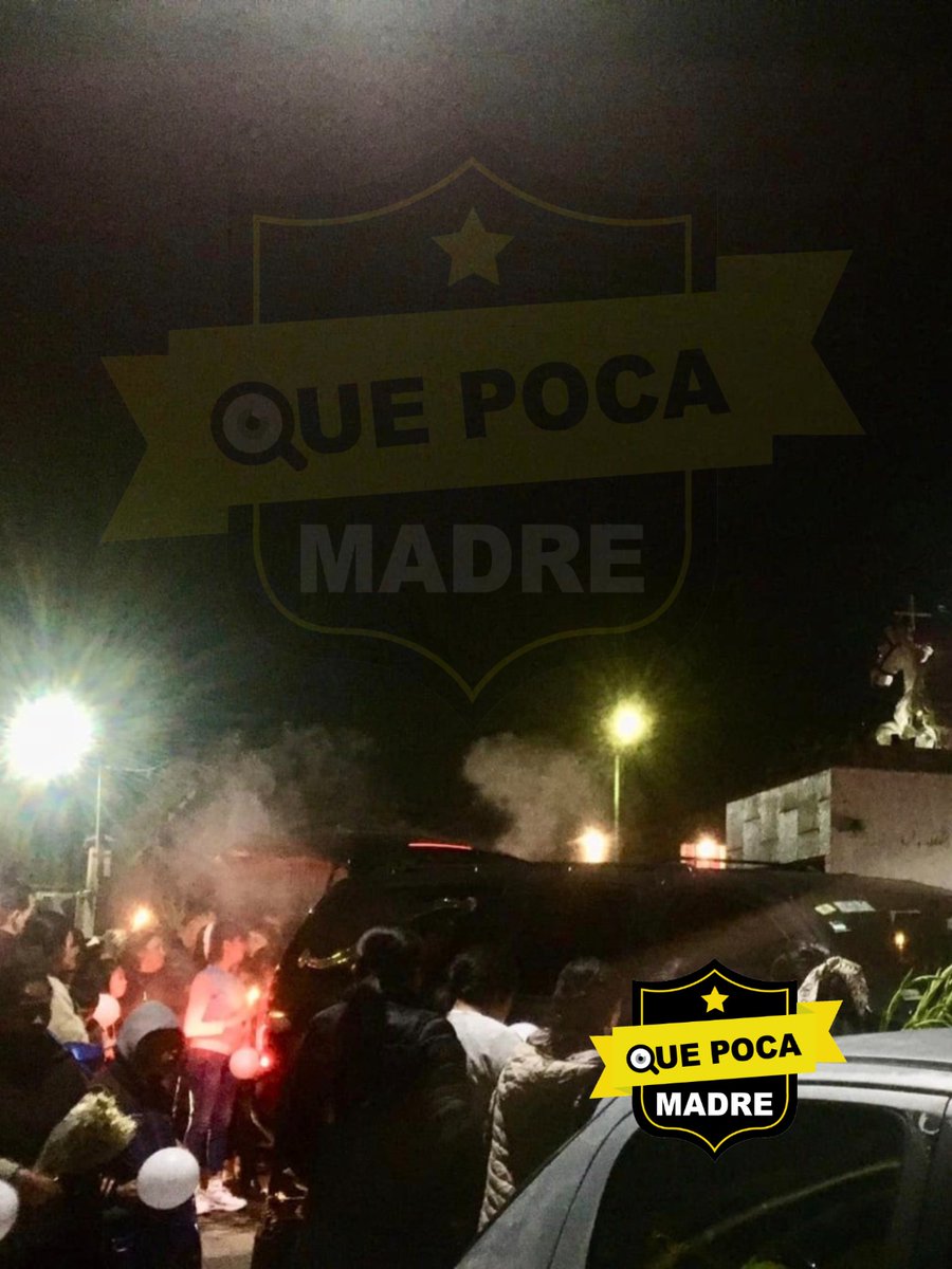QuePocaMadre_Mx's tweet photo. ‼#Lamentable‼😱 DE ESTUDIANTES A ASESIN0S... #Novatada LE QUITA LA V|DA A UN JOVEN EN #Tenancingo 💀🚔🚨
Brayan Isidro, un joven originario de #Puebla, falleció tras ser g0lpead0 durante una novatada en la Escuela Normal Rural de #Tenería, ubicada en el municipio de Tenancingo, al sur del @Edomex.
La tragedia ocurrió el pasado 12 de julio, cuando #Brayan fue víctima de una novatada conocida como "caballazo", en la cual fue arrodillado para posteriormente ser g0lpead0 por sus compañeros. El joven murió debido a la gravedad de las lesiones.
La institución publicó un comunicado a través de sus #redessociales, en el cual lamentó la mu3rte del joven y destacó "su alto compromiso con la #educación", así como su respetable trayectoria académica. Además, se dio a conocer que el baile de graduación de la escuela, programado para el día de ayer, 14 de julio, fue cancelado.
Al momento no se tienen reportes de personas detenidas por este hecho. Familiares y amigos de Brayan, recibieron su cuerp0 en el municipio poblano de #Yaonáhuac. #QEPD
@FiscaliaEdomex
@SS_Edomex
@Mtro_CCastaneda
@SEP_mx
@delfinagomeza