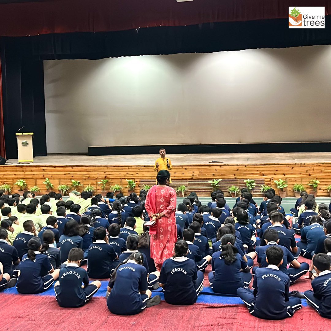 givemetrees's tweet photo. Give Me Trees Trust conducted an educational session at PRAGYAN INTERNATIONAL SCHOOL, Greater Noida. Students engaged with us and gained valuable knowledge about the importance of our environment and the vital need for afforestation.

#givemetrees #educationalsession https://t.co/TTpjb6vDdf