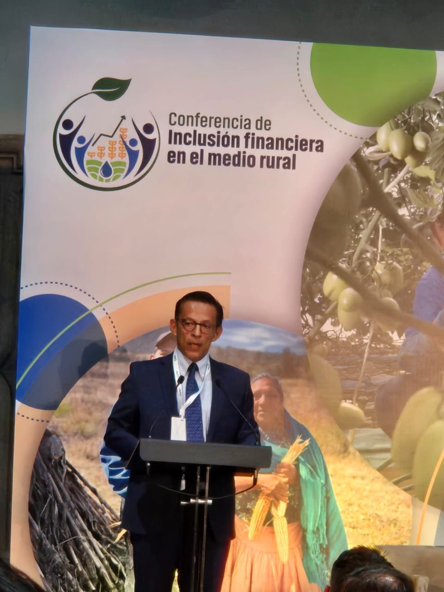 ConUnionOficial's tweet photo. ConUnion presente en la Conferencia: "Inclusión financiera en el medio rural", sustentada por el Dr. Michael Kremer, Premio Nobel de Economía 2019. https://t.co/ppDN4YI6PT