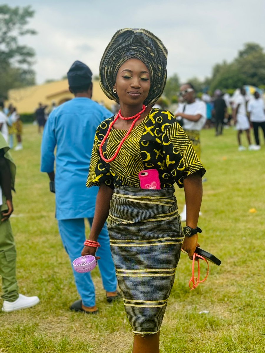 ay_lolly's tweet photo. The iyalode of ojude Alawee😁😁😁😊🥰 https://t.co/HrOG86BK4a