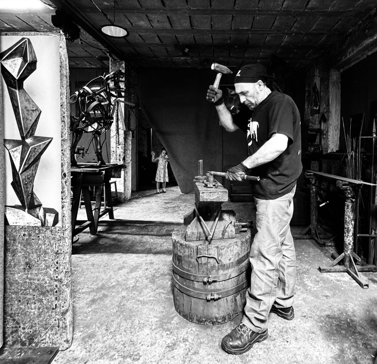 Returning to the "PitBull-Riot" sculpture after a two-week break. I'll continue posting video updates and photos of the process, just as I did before the break. Follow along!