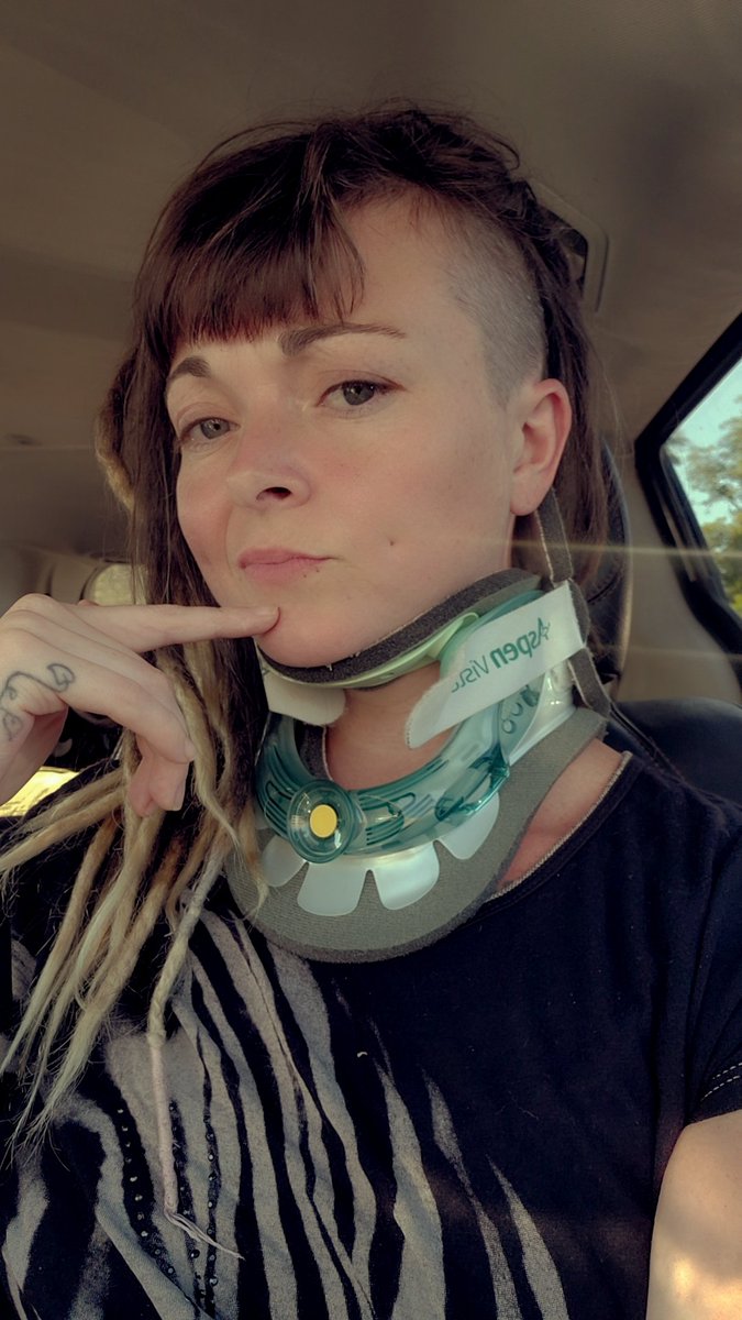 SpoonieStella's tweet photo. Neck braces are not fun. Can they at least be cute? I wish it was black or pink! Has anyone got CUTE braces? I know some of you do! Can I see?? #MobilityDevices #Brace #Neckbrace #Retrolisthesis #EhlersDanlosSyndrome https://t.co/eM99L652QG