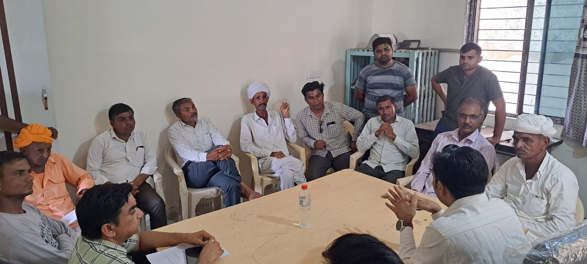 mamkankrej's tweet photo. આજ રોજ કાંકરેજ તાલુકાના નાણોટા ગામની મુલાકાત લઈ ગ્રામજનોની વિવિધ વિભાગો અંગેની રજૂઆત/પ્રશ્નો સાંભળી સંબંધીત શાળા,આંગણવાડી, વ્યા.ભા.દુ., મ.ભો.યો.કેન્દ્ર તથા આરોગ્ય કેન્દ્ર વિગેરેની મુલાકાત લઈ સંબંધીત કર્મચારીશ્રીઓને જરૂરી સૂચનો કર્યા..@CollectorBK @CMOGuj @InfoGujarat https://t.co/qSKHrw84In