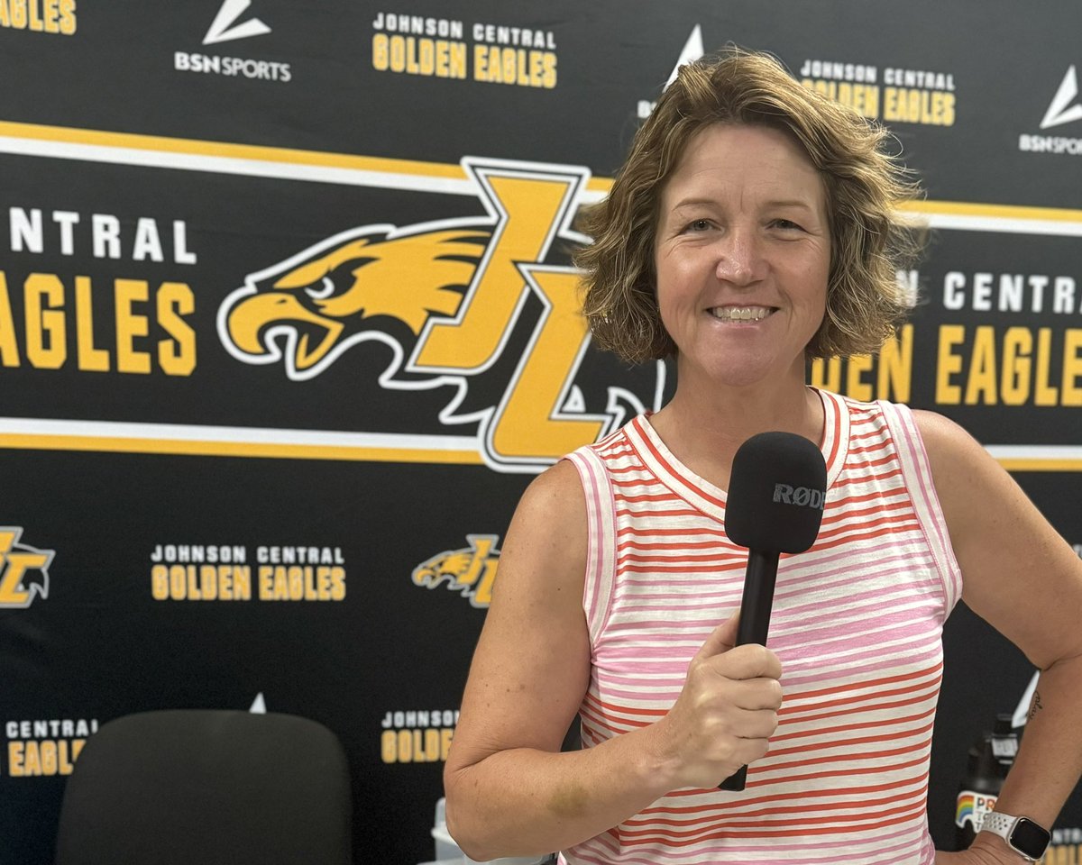 meme3rat's tweet photo. Spending the morning with @CoachSalyersJC making a #healthmovesminds video for a county-wide project with @JC_Schools & KY @shrinershosp’s #CastingForKids. So proud to work with my home district as the @KY_SHAPE president. Stay tuned for more! https://t.co/WITbYmVjuy