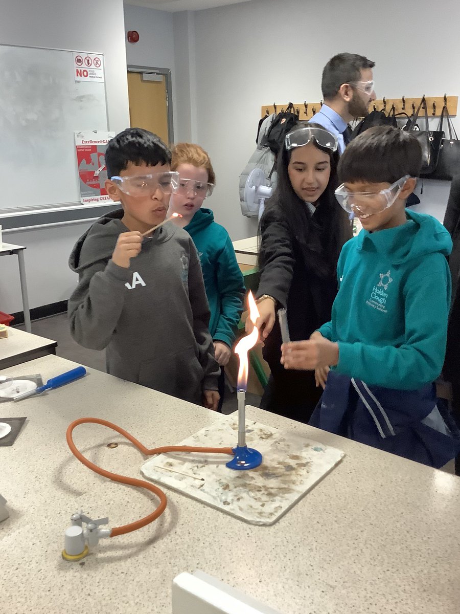 Holden Clough Community Primary tweet media