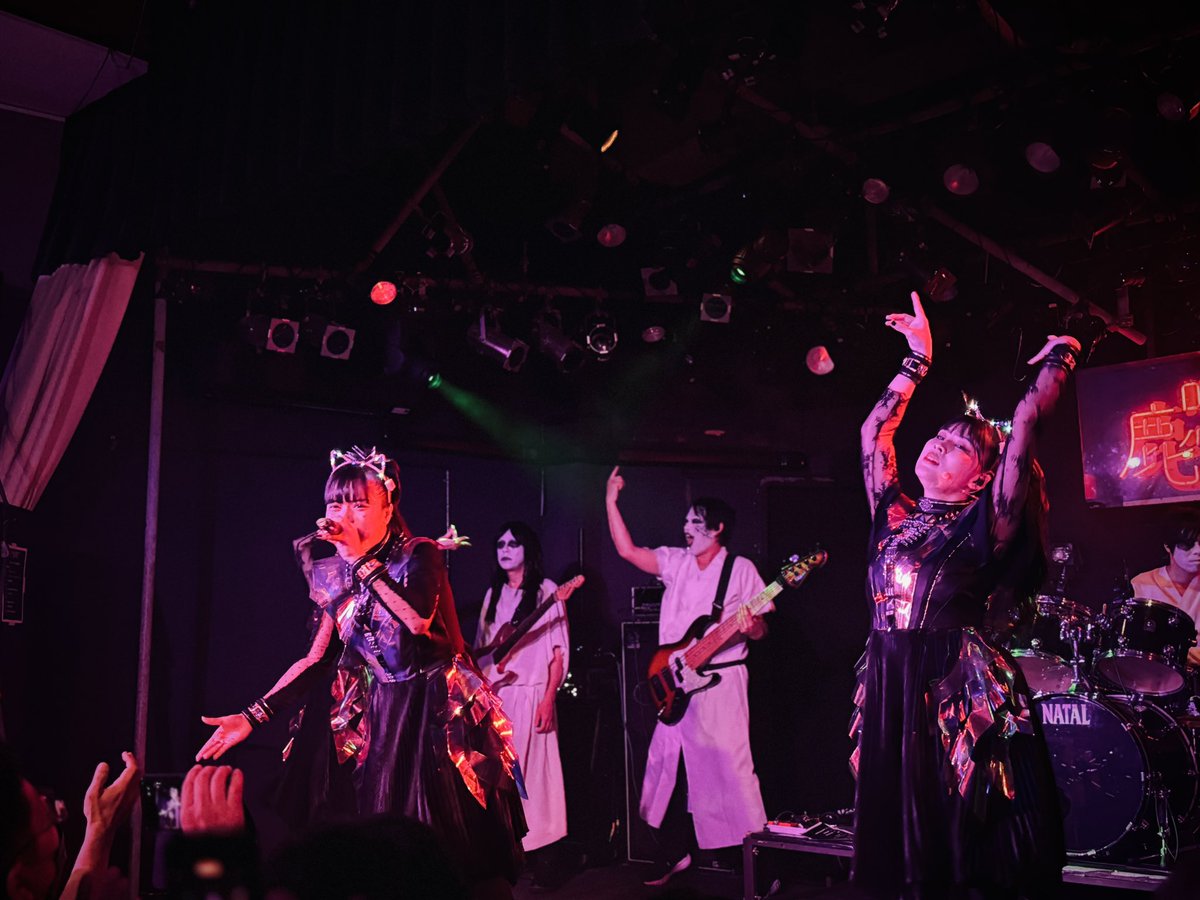 yamata_VIXII's tweet photo. 『熱唱するタカノ先生』ツイートに「いいね」をいただいたのでお返しに🫶
RATATATATATA〜

#METALANDS #DIZZYMETAL https://t.co/tHTVBjOGgE