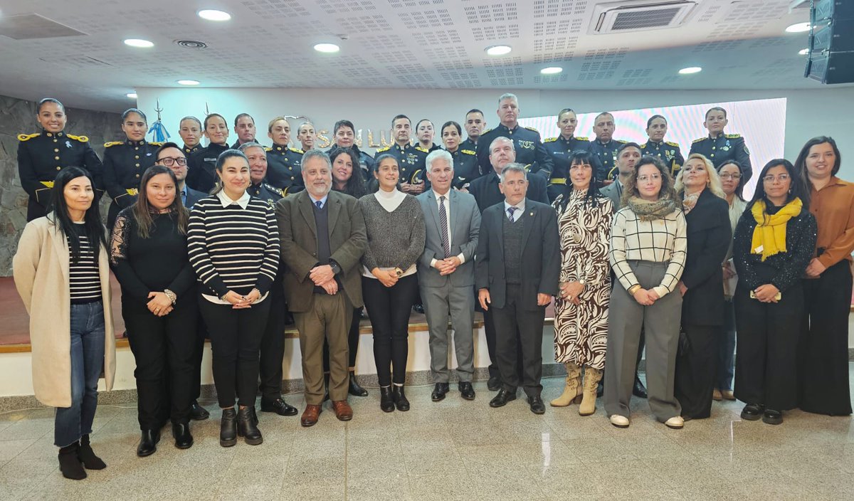 Hoy el <a href="/sanluisgob/">Gobierno de San Luis</a>  dio un paso importante en la profesionalización de nuestros policías  junto con la  UNSL en la Licenciatura de Seguridad Pública.  Son 2500 efectivos policiales y penitenciarios, un 60% de nuestra fuerza podrá tener un Título de Grado.