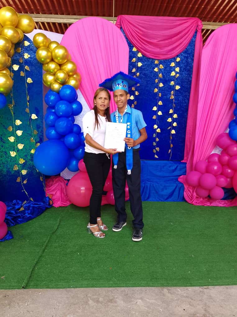 salasimonplanas's tweet photo. #15Jul Etapa Culminada con éxitos!!! XXV Promoción de 6to  Grado de la E.B Simón Bolívar. Felicidades!
#CrecimientoProductivo @NicolasMaduro
@_LaAvanzadora
@MPPEDUCACION
@EleamerAbdala
@cdcelara 
@AurimarVargas1 https://t.co/MVpA8JHE3b